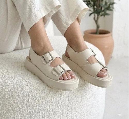 صندل لژ دار دو سگک زنانه